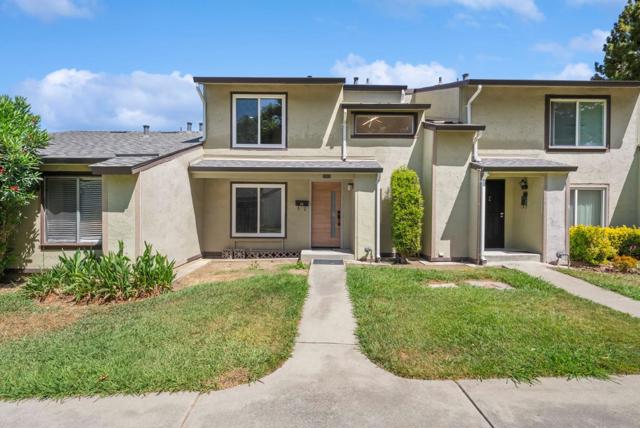2044 Voss Park Lane, San Jose CA: https://media.crmls.org/mediaz/b5711cc8-a928-4cb8-a417-a7f841c8909c.jpg