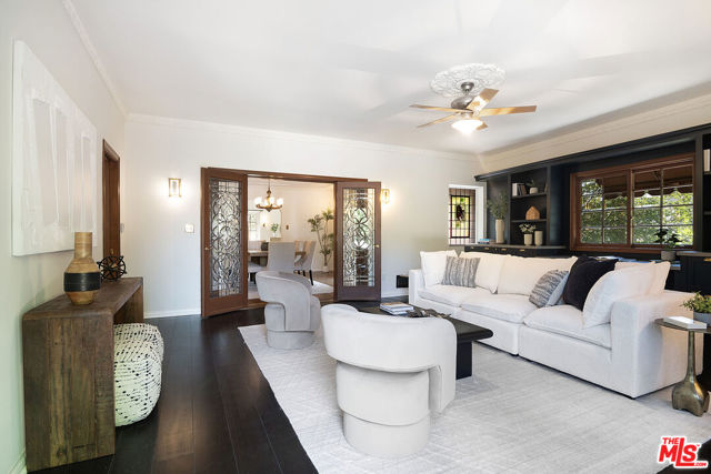 503 N Plymouth Boulevard, Los Angeles CA: https://media.crmls.org/mediaz/b5716c4a-3414-4468-89b5-a404b5606d40.jpg