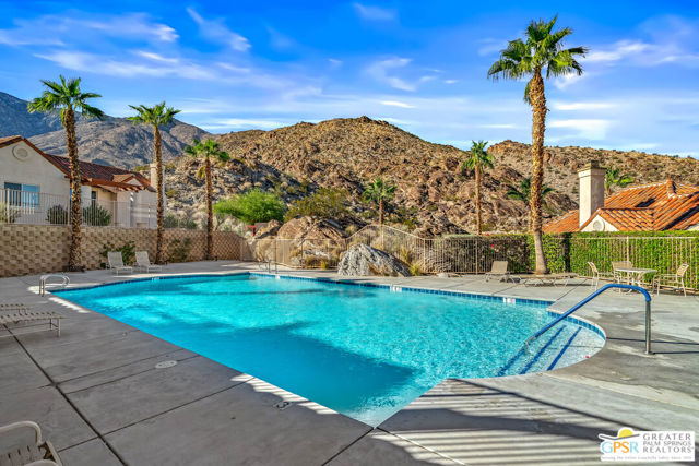 226 Canyon Circle, Palm Springs CA: https://media.crmls.org/mediaz/b5719056-b304-4759-9944-2090b3b6baf6.jpg