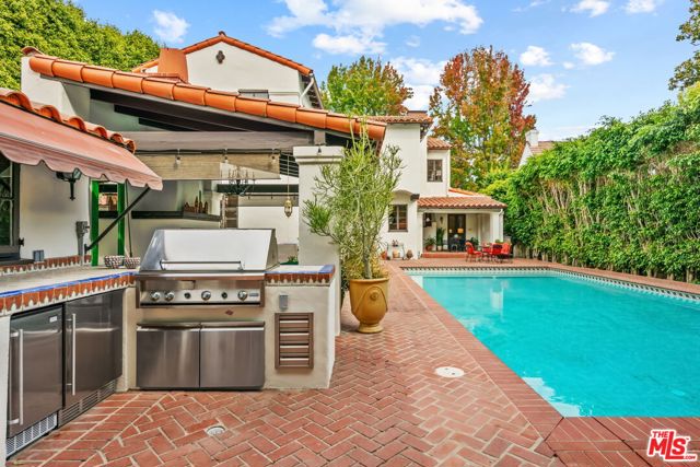 435 Loring Avenue, Los Angeles, California 90024, 4 Bedrooms Bedrooms, ,3 BathroomsBathrooms,Single Family Residence,For Sale,Loring,24464419