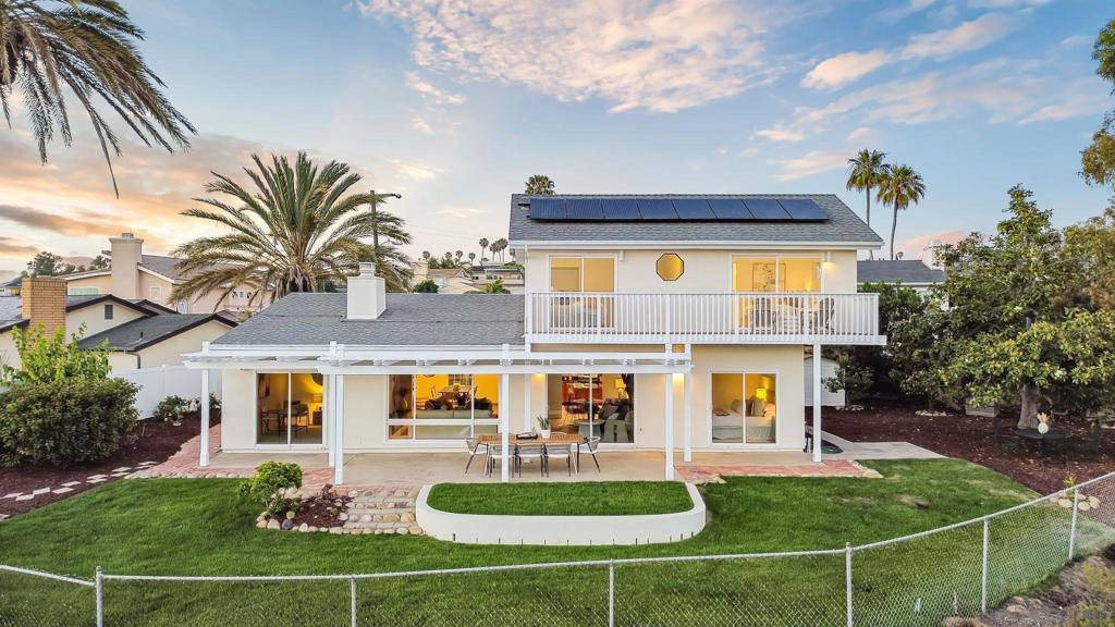 MLS #250031602SD img 2