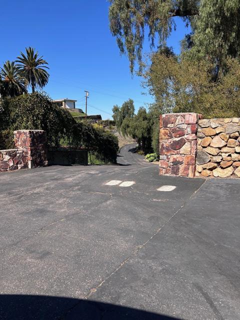 Image 27 of 37 For 4742 Mt. Helix Drive