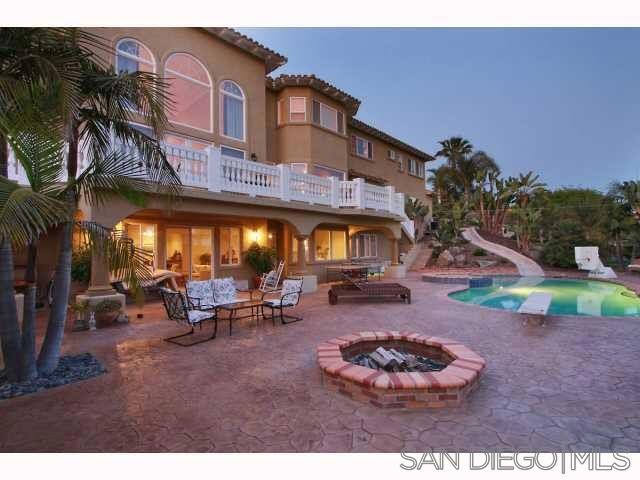7302 Vista Rancho Ct., Rancho Santa Fe CA: https://media.crmls.org/mediaz/b5729b8b-f5b9-4b1b-8243-416564dead7d.jpg