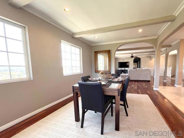 4275 Crestview, La Mesa CA: https://media.crmls.org/mediaz/b572a1f6-7e43-49a2-898b-217672eed59e.jpg