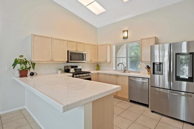69350 Las Gardenias, Cathedral City CA: https://media.crmls.org/mediaz/b572f521-05f4-4312-9a80-55847df021e6.jpg