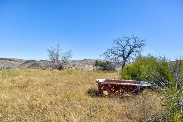 14600 Del Puerto Canyon Road, Newman CA: https://media.crmls.org/mediaz/b5732d45-cb60-4fa7-af00-e7ffd66d9825.jpg