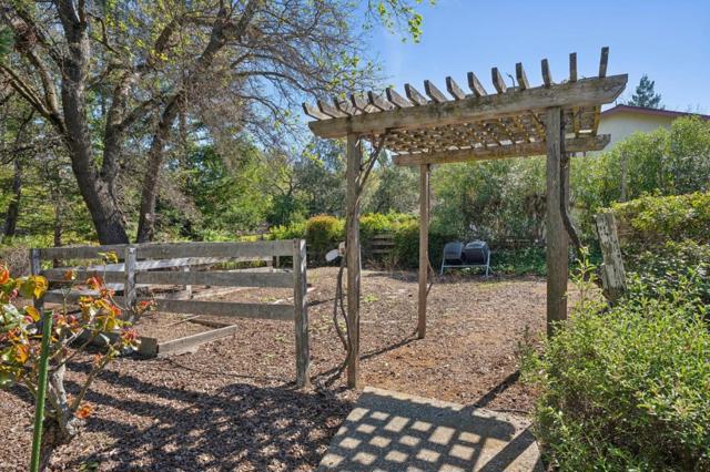 18074 Daves Avenue, Monte Sereno CA: https://media.crmls.org/mediaz/b573da58-e2c1-43ee-8e30-41fce824a1da.jpg