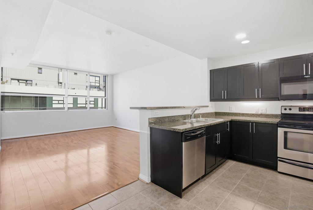 253 10th Ave - photo 3