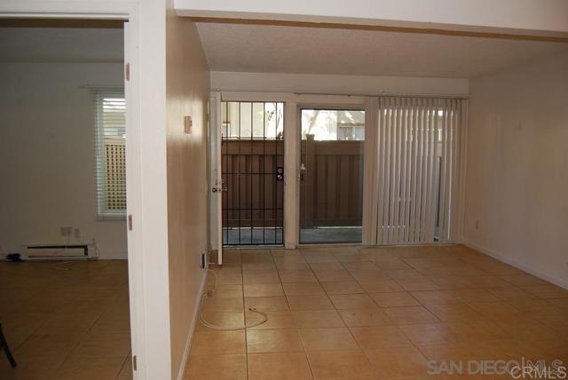Image 37 of 41 For 3549 Castle Glen Dr  119