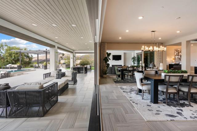 Detail Gallery Image 20 of 69 For 17028 Rendezvous Cir, San Diego,  CA 92127 - 5 Beds | 5/1 Baths