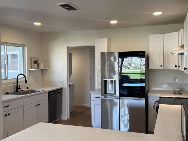 77630 California Drive, Palm Desert CA: https://media.crmls.org/mediaz/b574d424-db60-4c27-9616-022a029c8a0b.jpg