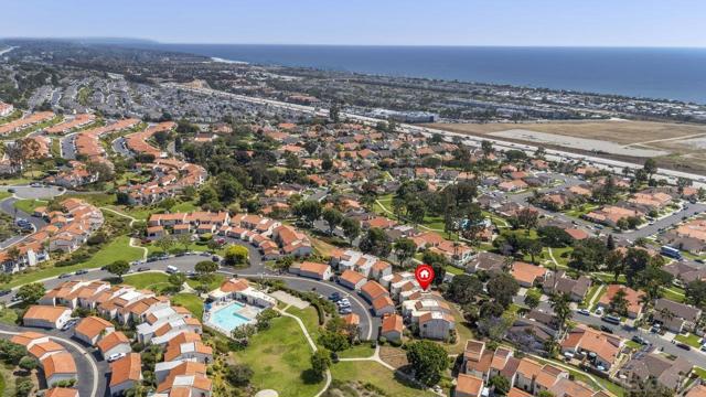 902 Caminito Madrigal, Carlsbad CA: https://media.crmls.org/mediaz/b574df25-ba9b-4bdb-8c2b-728d51ac7859.jpg