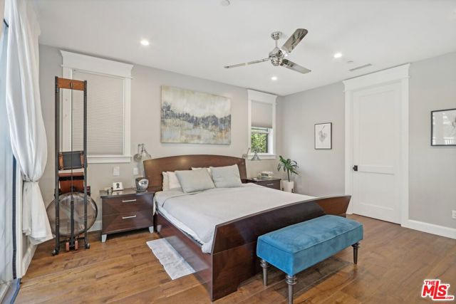 3143 Shelby Drive, Los Angeles CA: https://media.crmls.org/mediaz/b57629ad-b86b-4807-b436-6585e8cff3c9.jpg
