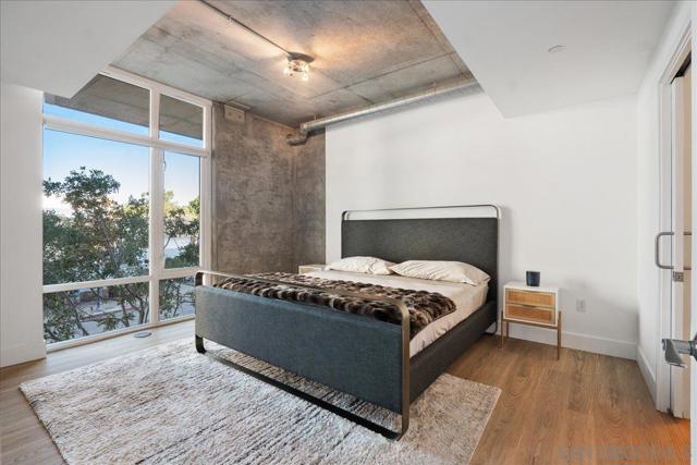 1080 Park Blvd, San Diego CA: https://media.crmls.org/mediaz/b5766782-8565-4600-b1ed-e2ed16b3a959.jpg