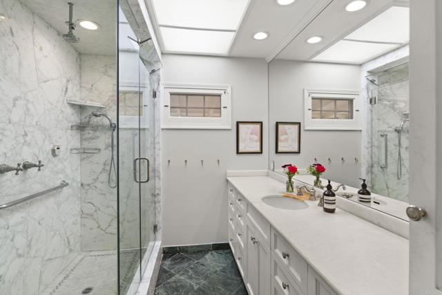 Detail Gallery Image 27 of 47 For 315 Mira Monte, La Jolla,  CA 92037 - 4 Beds | 3/1 Baths