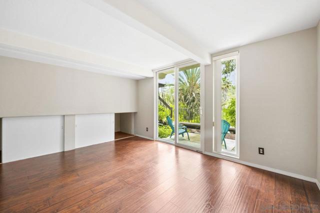 2402 Altisma Way, Carlsbad CA: https://media.crmls.org/mediaz/b577a2e2-a07f-43b1-83d7-95fe6b9a9932.jpg