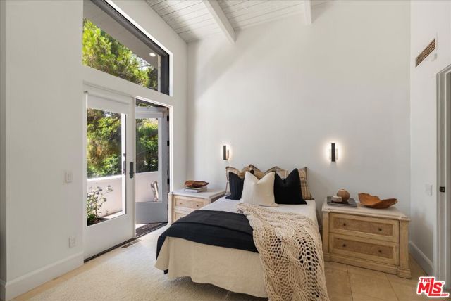 1100 Pine Drive, Beverly Hills CA: https://media.crmls.org/mediaz/b57823fa-8b99-454e-98e9-317ca8c7a12d.jpg