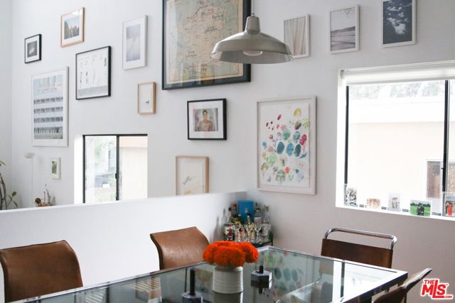 531 Venice Way, Venice CA: https://media.crmls.org/mediaz/b57868e0-a841-4070-931a-a0b1a0e5ffc8.jpg