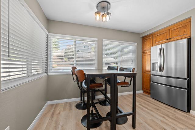1572 Roma Dr, Vista CA: https://media.crmls.org/mediaz/b578b7bb-c39e-4aec-926c-5e17c4a95a4e.jpg