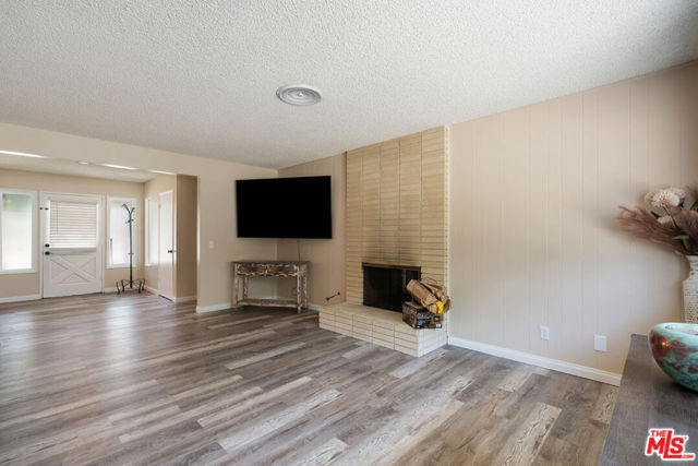 43818 Halcom Avenue, Lancaster CA: https://media.crmls.org/mediaz/b578bcf2-b6fa-4843-8c62-a80a2e63ccf7.jpg