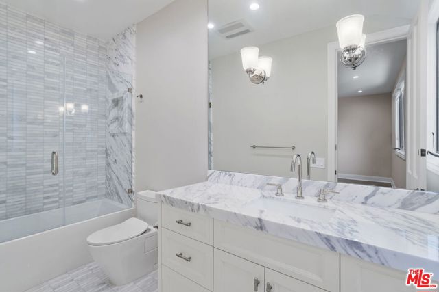 15515 Collina Strada, Los Angeles CA: https://media.crmls.org/mediaz/b578fc06-0f40-4401-9cb3-2f420efc43ef.jpg