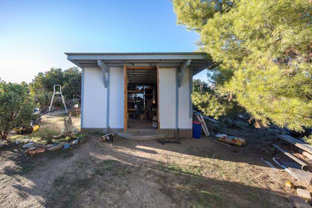 31308 Highway 94, Campo CA: https://media.crmls.org/mediaz/b5793cdf-20f3-421c-9c87-3868725cdb04.jpg