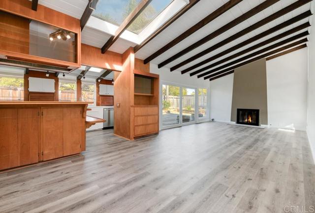 Detail Gallery Image 2 of 27 For 744 E Solana, Solana Beach,  CA 92075 - 2 Beds | 2 Baths