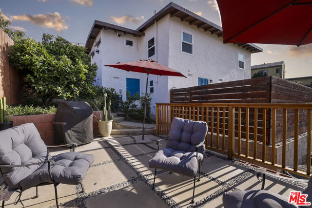 3741 Woolwine Drive, Los Angeles CA: https://media.crmls.org/mediaz/b57a4c5f-26fb-4c81-b856-25456c5f730e.jpg