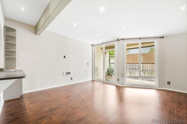 2402 Altisma Way, Carlsbad CA: https://media.crmls.org/mediaz/b57abfee-3da0-4a28-83e1-73d5ae57a6eb.jpg