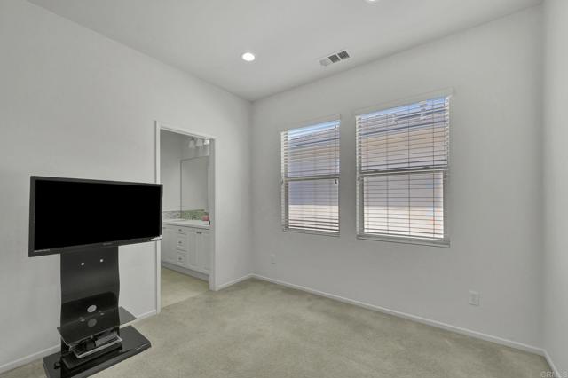 Detail Gallery Image 20 of 38 For 21622 Saddle Bred Ln, Escondido,  CA 92029 - 3 Beds | 2/1 Baths