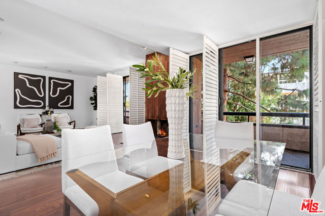 11982 Kiowa Avenue, Los Angeles CA: https://media.crmls.org/mediaz/b57b568c-d517-4743-96b1-6b4b652bbdc6.jpg