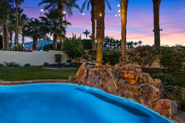 80030 Via Valerosa, La Quinta CA: https://media.crmls.org/mediaz/b57b7241-de7b-4673-944a-591f965d63e4.jpg