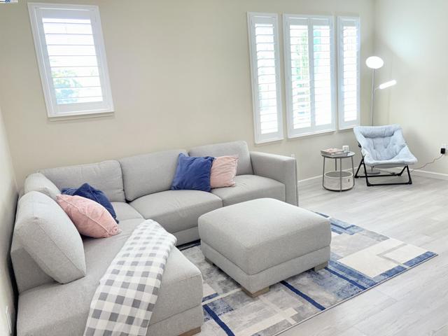 Image 3 of 31 For 3101 Palermo Way