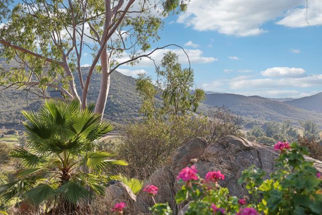 26086 Bear Valley Heights Road, Escondido CA: https://media.crmls.org/mediaz/b57bcd05-b76a-4ac2-b07b-05bc94bfe73e.jpg