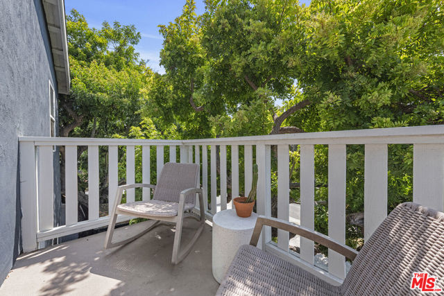1205 Appleton Way, Venice CA: https://media.crmls.org/mediaz/b57bf2eb-2f18-4861-83d7-e3a42da00072.jpg
