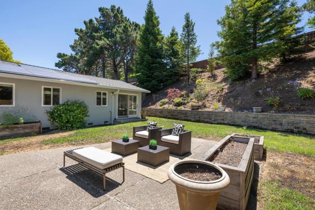 2721 Comstock Circle, Belmont CA: https://media.crmls.org/mediaz/b57bf3d9-c927-4460-a6eb-c57da2044519.jpg