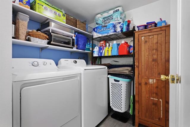 Detail Gallery Image 16 of 42 For 11935 Royal Rd #E,  El Cajon,  CA 92021 - 3 Beds | 1/2 Baths