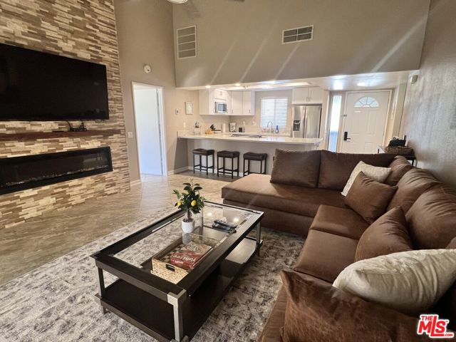 40981 Preston Trail, Palm Desert CA: https://media.crmls.org/mediaz/b57d4e2b-8734-4850-b419-be685b73e494.jpg