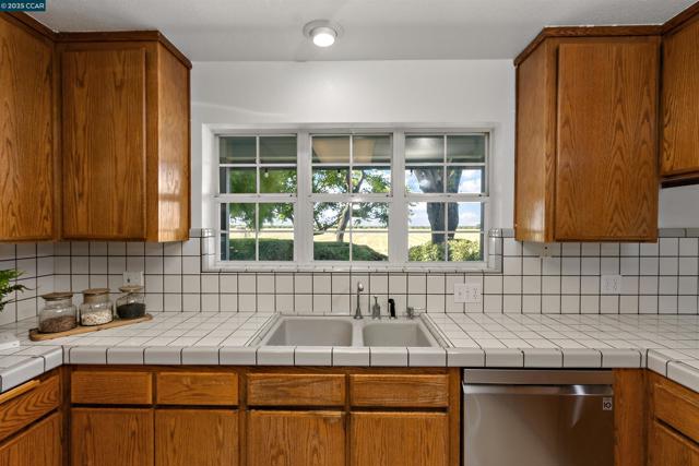 5435 Box R Ranch Rd, Vacaville CA: https://media.crmls.org/mediaz/b57d87bc-a255-4949-a4f5-9ca3bc14b36d.jpg
