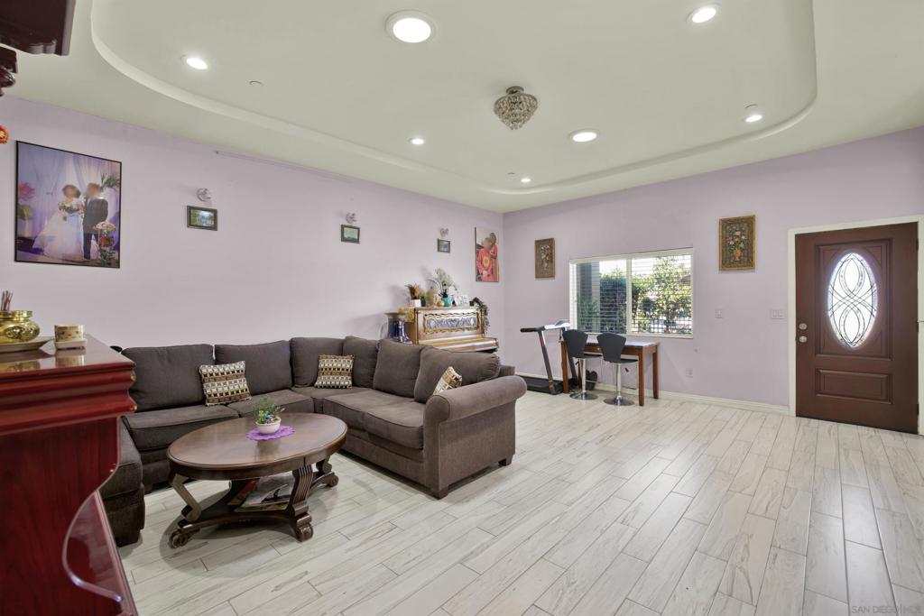 MLS #250039502SD image #16