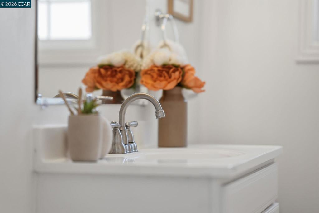https://media.crmls.org/mediaz/b57da28d-3627-4325-b535-2d1950c81126.jpg?preset=X-Large