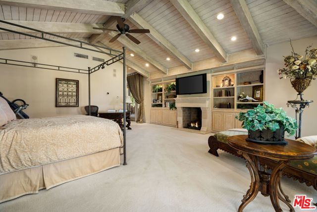 71150 N Thunderbird Terrace, Rancho Mirage CA: https://media.crmls.org/mediaz/b57da88e-8255-468f-964b-1ab00b5b2696.jpg