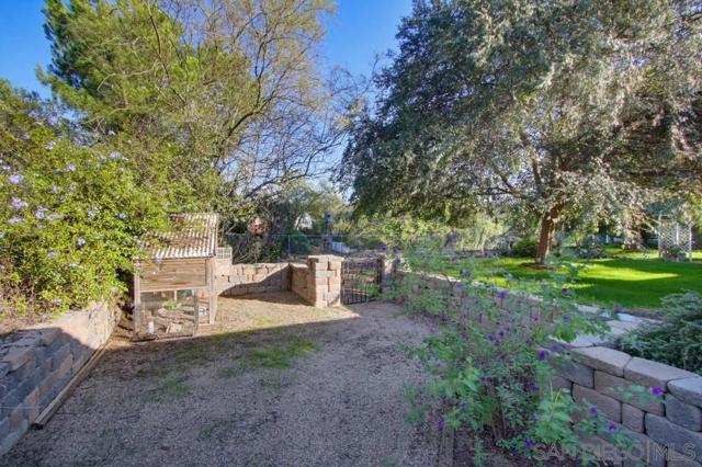 31503 Stardust Lane, Valley Center CA: https://media.crmls.org/mediaz/b57dac00-405b-4410-b014-da5c2868da50.jpg