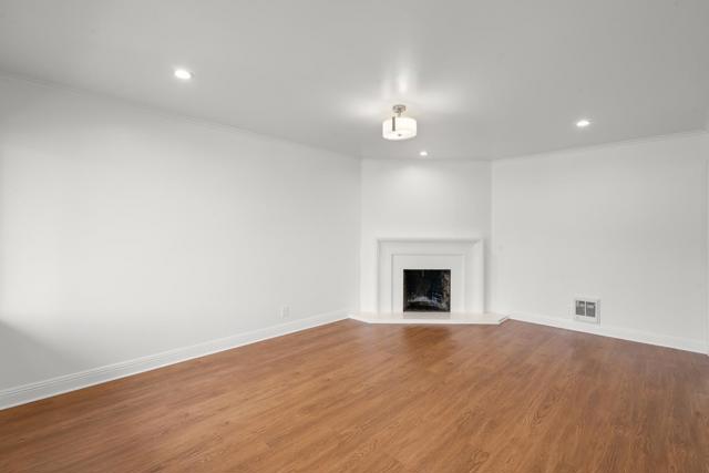 959 Avalon Avenue, San Francisco CA: https://media.crmls.org/mediaz/b57db360-bb41-4a5e-b23b-2a03ff48c490.jpg