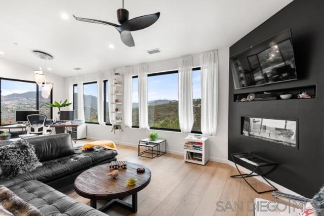 1615 Vista Del Lago, Fallbrook CA: https://media.crmls.org/mediaz/b57eb504-331e-4fc0-b0e6-20d94d7cb6a7.jpg