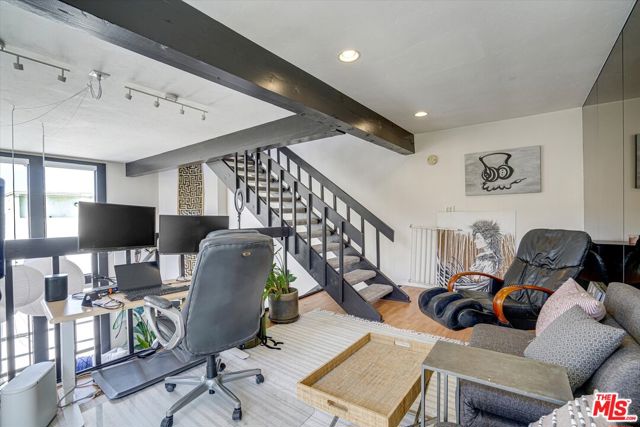 Image 15 of 58 For 14 Mast Street