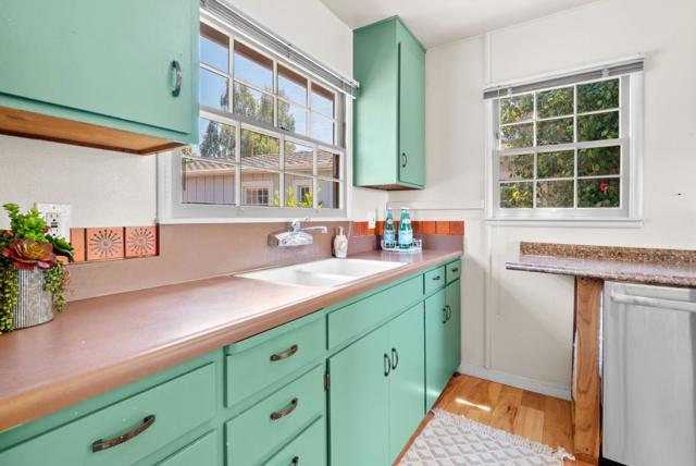 206 Bayview Court, Aptos CA: https://media.crmls.org/mediaz/b57fe1e0-456f-4bb2-8b40-a7d67271ec01.jpg