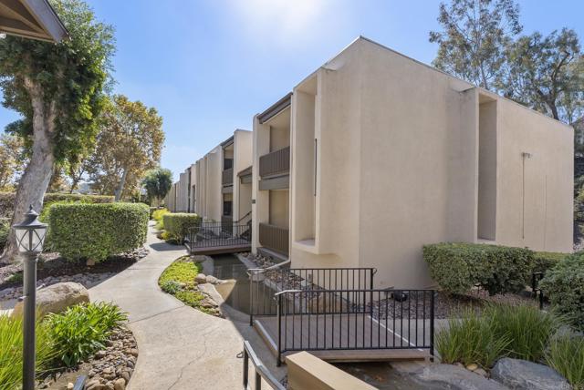 Detail Gallery Image 4 of 46 For 5350 Baltimore Dr #58,  La Mesa,  CA 91942 - 2 Beds | 2 Baths