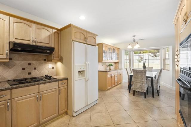 Detail Gallery Image 12 of 41 For 6767 Cowles Mountain Bld, San Diego,  CA 92119 - 4 Beds | 2 Baths