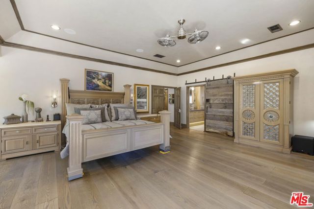 Image 29 of 64 For 26954 Whitehorse Place